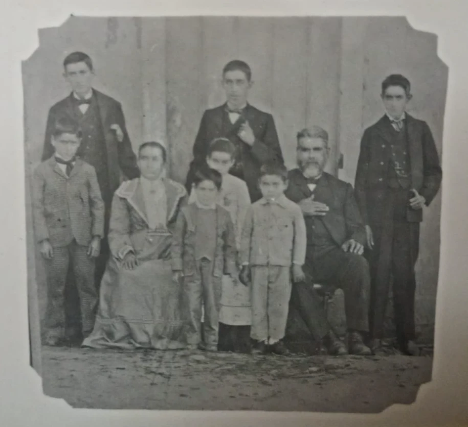 Capitão Chico Bernardino e família